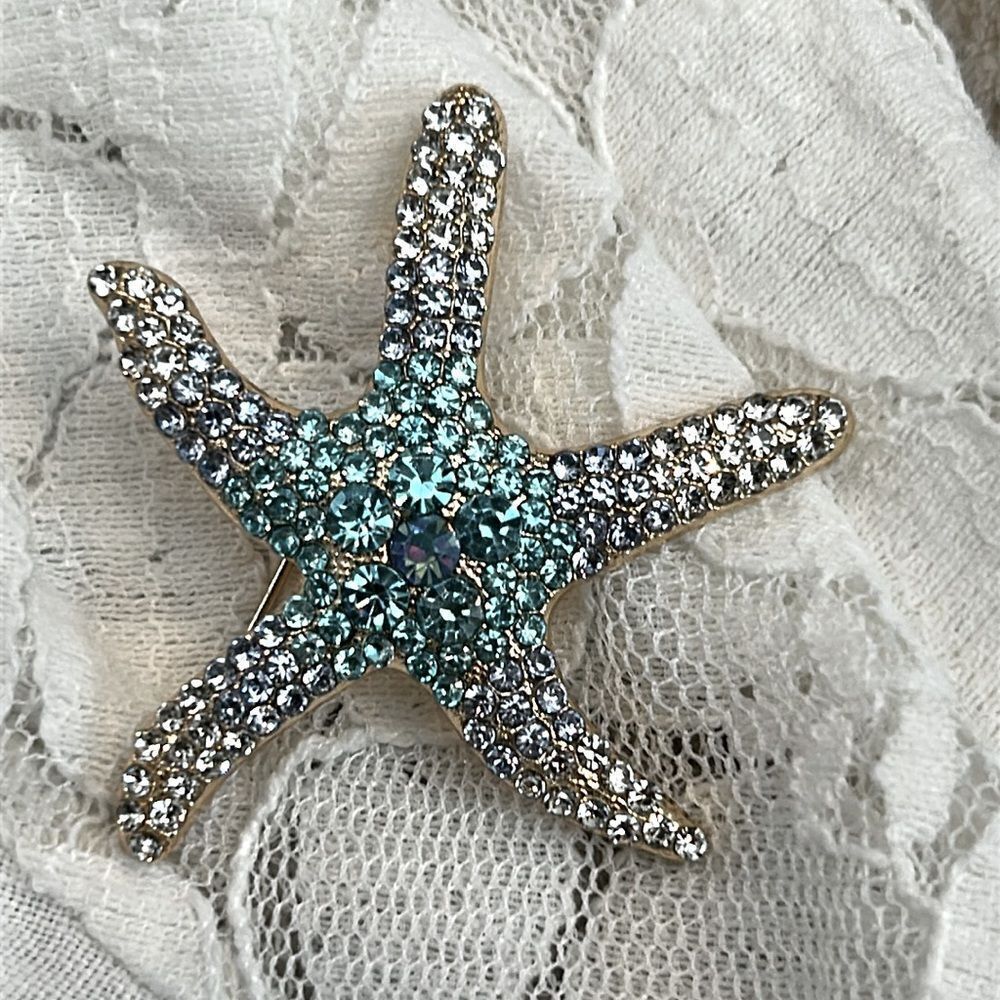 Sparkling Starfish Brooch